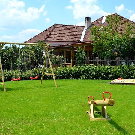 Pension Zum Strell Hollabrunn Ngoại thất bức ảnh