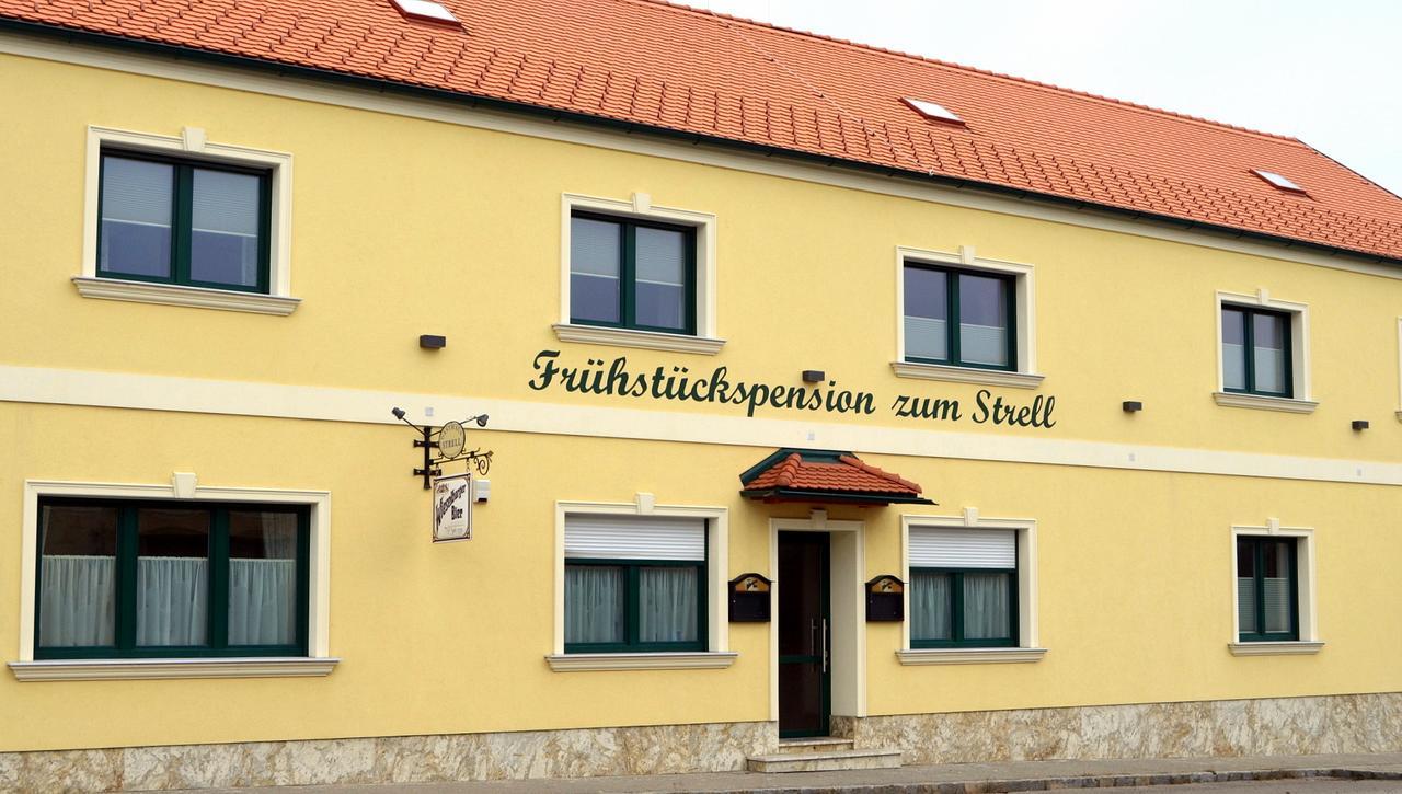 Pension Zum Strell Hollabrunn Ngoại thất bức ảnh