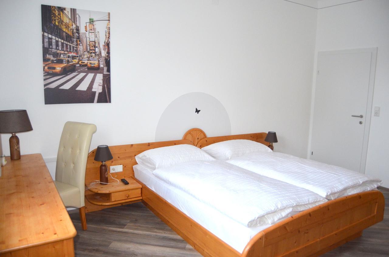 Pension Zum Strell Hollabrunn Ngoại thất bức ảnh