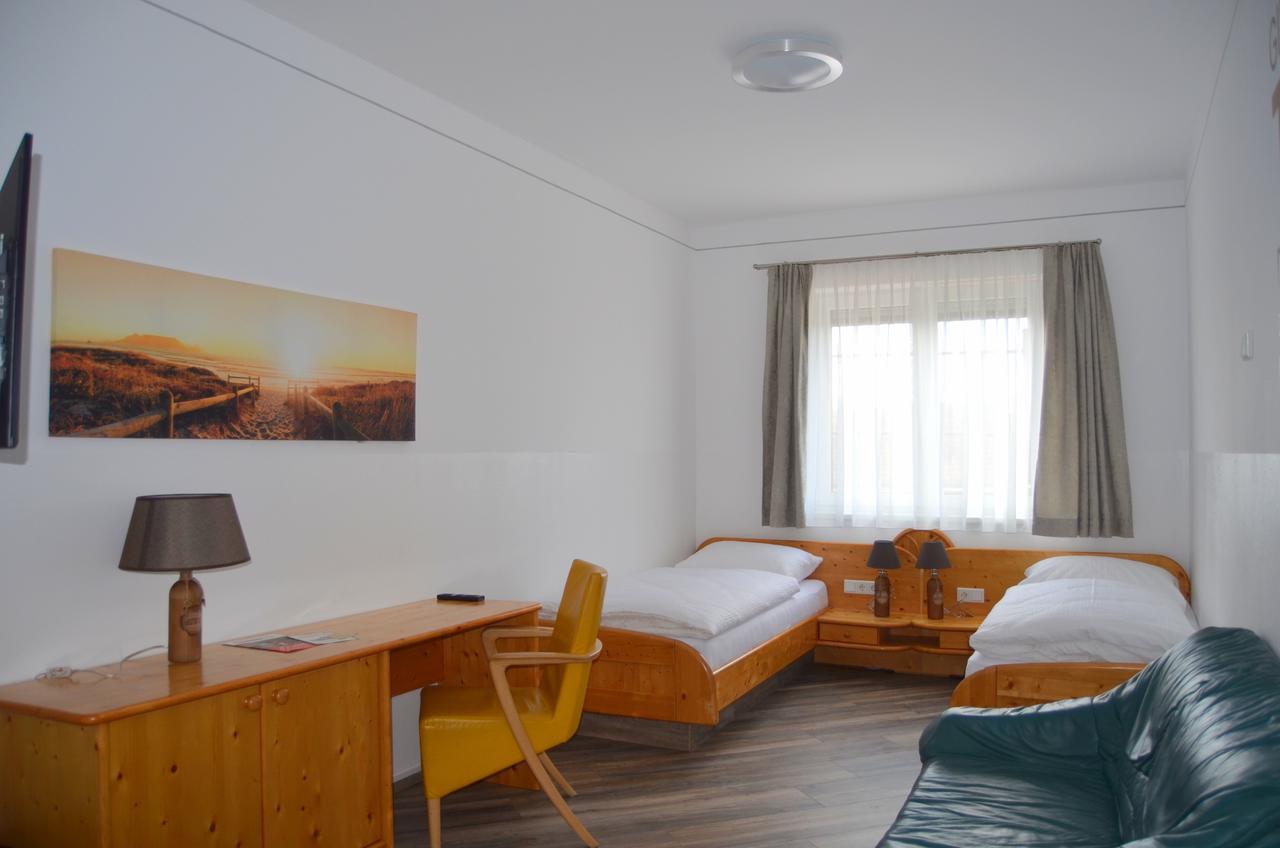 Pension Zum Strell Hollabrunn Ngoại thất bức ảnh