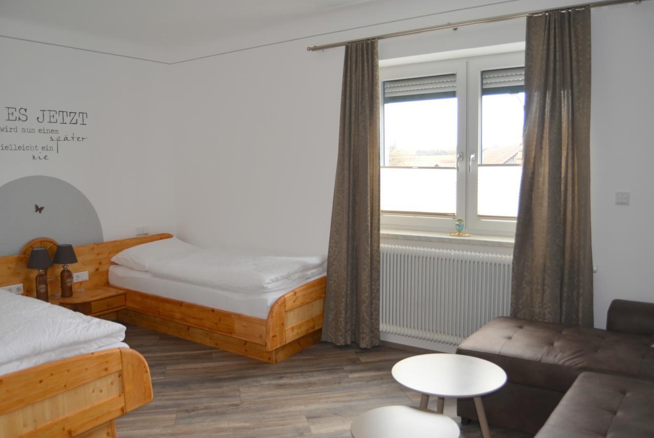 Pension Zum Strell Hollabrunn Ngoại thất bức ảnh